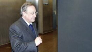 Florentino Pérez hace piña y cena con los futbolistas