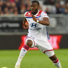 Ndombele, en la órbita del Madrid, pide salir del Lyon