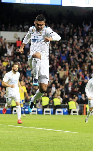 1-0. Casemiro celebró el primer gol.