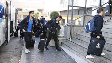 Los jugadores del Melilla, a su llegada a Madrid.