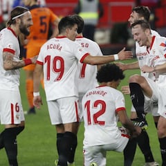 El 'huracán Sevilla' arrasa a un Valencia entregado