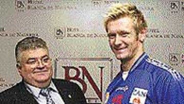 San Miguel, con el lateral Boesen.