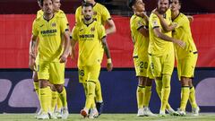 PALMA (ISLAS BALEARES) 18-08-23. Los jugadores del Villarreal celebran el gol de su equipo (anotado por el delantero Gerard Moreno) durante el partido correspondiente a la Jornada 2 LaLiga que Real Mallorca y Villarreal disputan este viernes en el estadio de Son Moix.- EFE/CATI CLADERA
