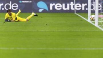 Casillas encajó sus dos primeros goles con el Oporto.