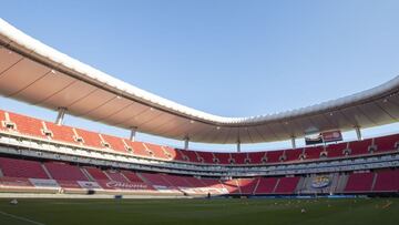 Chivas-Pumas podría jugarse con aficionados en la tribuna