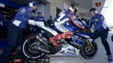 Lorenzo se queja de las condiciones del asfalto de Austin.