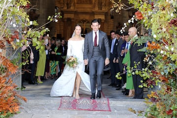 Carlos Ezpeleta y Lidia Ac¨ªn salen de la Catedral de Jerez tras darse el "S¨ª quiero" a 19 de Noviembre de 2022 en Jerez de la Frontera (Espa?a).
