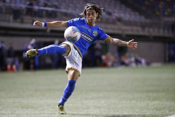 El hijo de Cristian Montecinos, otrora goleador de Deportes Concepción y Unión Española, por nombrar algunos clubes, dejó Melipilla -donde brilló- para vestir la camiseta de Audax Italiano. Suma 253' con los audinos.