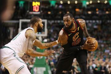 BOSTON, MA - MAY 23: LeBron James #23 of the Cleveland Cavaliers handles the ball against Marcus Morris #13 of the Boston Celtics in the first half during Game Five of the 2018 NBA Eastern Conference Finals at TD Garden on May 23, 2018 in Boston, Massachusetts. NOTE TO USER: User expressly acknowledges and agrees that, by downloading and or using this photograph, User is consenting to the terms and conditions of the Getty Images License Agreement.   Maddie Meyer/Getty Images/AFP
== FOR NEWSPAPERS, INTERNET, TELCOS & TELEVISION USE ONLY ==