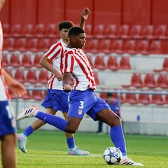 Jorge Domínguez, el central de 15 años que apabulla en el Atlético