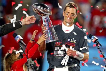 Tom Brady es sinónimo de historia pura en la NFL. Tras conseguir su séptimo anillo de la Super Bowl en 2021, cuando Tampa Bay Buccaneers derrotó a Kansas City.