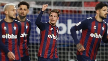 El Eibar desaprovechó una oportunidad de oro ante el Espanyol. El partido comenzó bien, con golazo de Bautista, en una jugada en la que dribló a su par con pierna derecha, para pegarla con la izquierda después.

