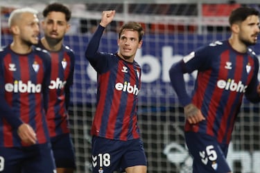 El Eibar desaprovechó una oportunidad de oro ante el Espanyol. El partido comenzó bien, con golazo de Bautista, en una jugada en la que dribló a su par con pierna derecha, para pegarla con la izquierda después.

