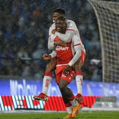 Santa Fe vence a un Millonarios con 9 jugadores