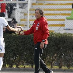 Las cartas de Salas para salir de la crisis sin el Mago Valdivia