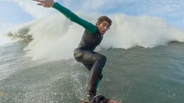 Tony Laureano en POV ante una ola gigante en Nazaré