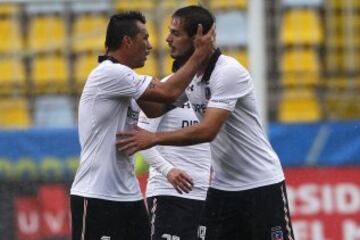 Futbol, Everton vs Colo Colo.
Decimotercera fecha, campeonato de Clausura 2016/17
El jugador de Colo Colo Esteban Paredes, izquierda, celebra su gol contra Everton durante el partido de primera division en el estadio Sausalito en ViÃ±a del Mar, Chile.
07/05/2017
Marcelo Hernandez/Photosport***************

Football, Everton vs Colo Colo.
13th date, Clousure Championship 2016/17
Colo Colo's player Esteban Paredes, left, , celebrates his goal against Everton during the first division football match at Sausalito  stadium in ViÃ±a del Mar, Chile.
07/05/2017
Marcelo Hernandez/Photosport