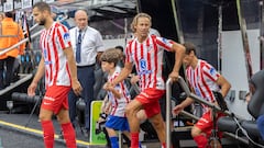 Trippier y el detalle de su hijo: en el estadio vestido con la camiseta del Atlético