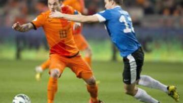 Sneijder, en el partido ante Estonia en el que tuvo que marcharse lesionado.