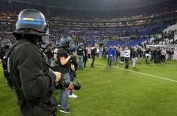 Los incidentes sucedieron antes del comenzar el partido.