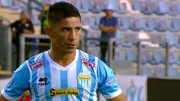 El infortunio de Flores en la Libertadores: ¡erró una chance inmejorable!