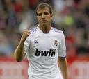 Van der Vaart niega que quiera irse al Manchester United