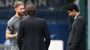 Sergio Ramos, con Leonardo y Nasser Al-Khelaifi.