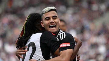 Andreas Pereira, jugador del Fulham, celebra su segundo gol anotado ante el West Ham.