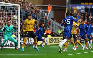 Apenas a los dos minutos del partido, apareció Nicolas Jackson para marcar con este remate de cabeza el primero del encuentro.