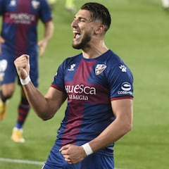 El Betis vigila a Rafa Mir