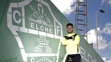 Las Palmas ante su último tren al playoff; Elche, sellar la salvación