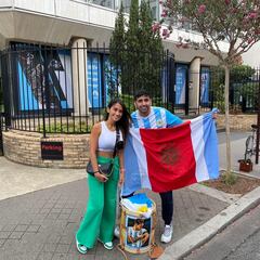 Fue hasta la casa de Messi en París, tocó timbre ¡y lo recibió Antonela Roccuzzo!