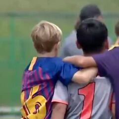 El gesto de los infantiles del Barça que lleva más de 5.000 'me gusta' en Twitter