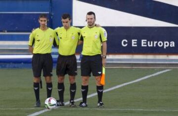 En tercera divisi¨®n, durante el UE Europa - CF Gav¨¢ el tr¨ªo arbitral.