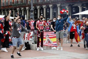 Los jugadores del Atleti celebran LaLiga con la afición en Valladolid