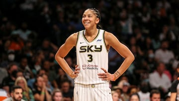 FILE PHOTO: Aug 23, 2022; Brooklyn, New York, USA; Chicago Sky forward Candace Parker (3) reacts after being called for a foul in the third quarter against the New York Liberty at Barclays Center. Mandatory Credit: Wendell Cruz-USA TODAY Sports/File Photo