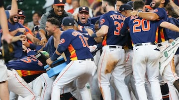 Altuve's walk-off homer sinks Yankees, Giants win again