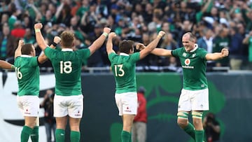  Ireland players celebrate their 40-29 victory as the final whistle blows during the international match between Ireland and New Zealand at Soldier Field on November 5, 2016 in Chicago, United States.