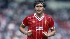 Michael Robinson was your archetypal English gentleman –Steve Nicol