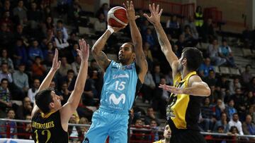 Sylven Landesberg, durante un partido contra el AEK Atenas de la Basketball Champions League.