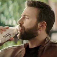 Chris Evans graba comercial de leche y genera miles memes