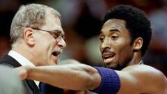 Phil Jackson y Kobe Bryant, durante en partido en diciembre de 2000.