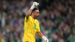 Claudio Bravo es figura en España