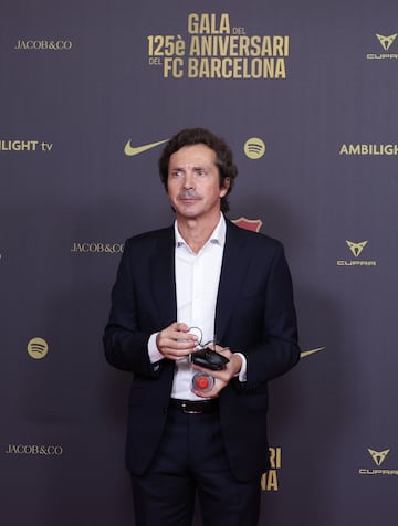 El exjugador de fútbol del Barcelona, Guillermo amor, en la alfombra roja del gran Teatro del Liceu.