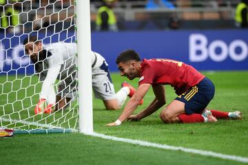 0-1. Ferrán Torres marca el primer gol.