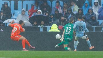 Jon Karrikaburu jugó buenos minutos en Balaídos pese a no poder marcar.