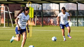 La Roja Femenina realizó su tercer día de entrenamientos en la cancha del Colegio Colombo Británico de Cali. En la primera jornada del Grupo A tendrá descanso.