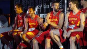Los jugadores españoles, en la presentación de la equipación.