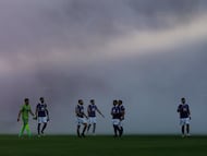 Futbol, Deportes Concepcion vs Cobreloa
Final Ida Liguilla de Ascenso 2025.
Con la asistencia de 29.000 hinchas en el Estadio Ester Roa Rebolledo se juega el primer partido de la final Liguilla de Ascenso 2025 entre Deportes Concepcion y Cobleloa. Estadio Ester Roa Rebolledo, Concepcion, Chile.
03/12/2025
Marco Vazquez/Photosport
Football, Deportes Concepción vs. Cobreloa
First Leg of the 2025 Promotion Playoff Final
With 29,000 fans in attendance at the Estadio Ester Roa Rebolledo, the first leg of the 2025 Promotion Playoff Final between Deportes Concepción and Cobreloa was played. Estadio Ester Roa Rebolledo, Concepción, Chile.
December 3, 2025
Marco Vázquez/Photosport