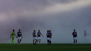 Futbol, Deportes Concepcion vs Cobreloa
Final Ida Liguilla de Ascenso 2025.
Con la asistencia de 29.000 hinchas en el Estadio Ester Roa Rebolledo se juega el primer partido de la final Liguilla de Ascenso 2025 entre Deportes Concepcion y Cobleloa. Estadio Ester Roa Rebolledo, Concepcion, Chile.
03/12/2025
Marco Vazquez/Photosport
Football, Deportes Concepción vs. Cobreloa
First Leg of the 2025 Promotion Playoff Final
With 29,000 fans in attendance at the Estadio Ester Roa Rebolledo, the first leg of the 2025 Promotion Playoff Final between Deportes Concepción and Cobreloa was played. Estadio Ester Roa Rebolledo, Concepción, Chile.
December 3, 2025
Marco Vázquez/Photosport